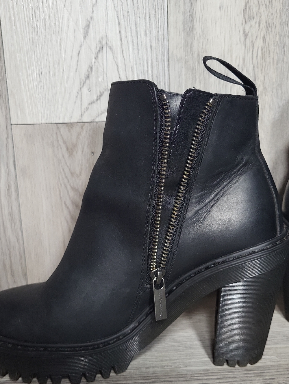 Dr Martens Magdalena Womens 6 Leather Chelsea Ankle Boots Chunky Heel Moto Y2K - Picture 7 of 11